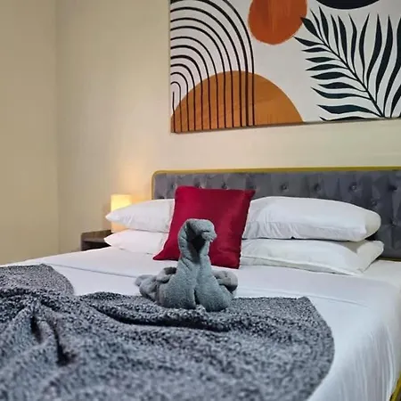 Private Jacuzzi Galleria Escape Sleeps 7